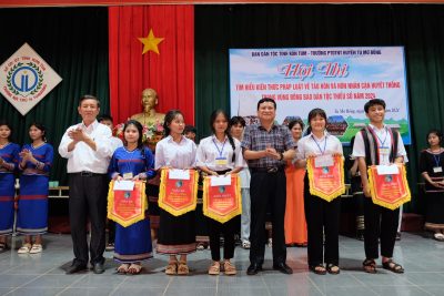 Một số hình ảnh Hội thi tìm hiểu pháp luật về tảo hôn, hôn nhân cận huyết trong vùng đồng bào DTTS năm